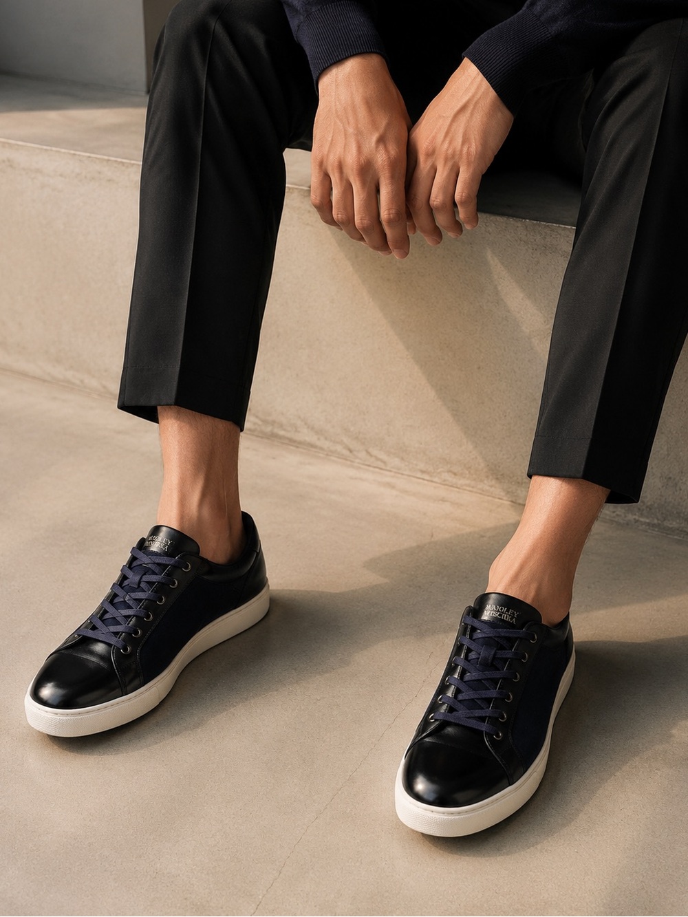 Badgley Mischka Lockhart Navy Sneaker Size 12.